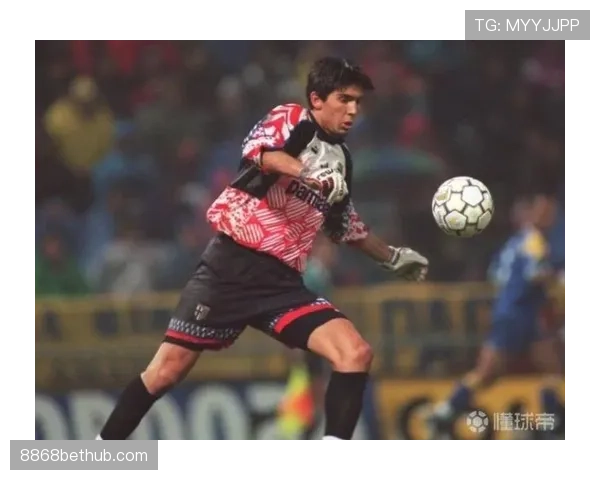 布冯转型主导后防出球：压制反击效率与替补稳定性对比分析